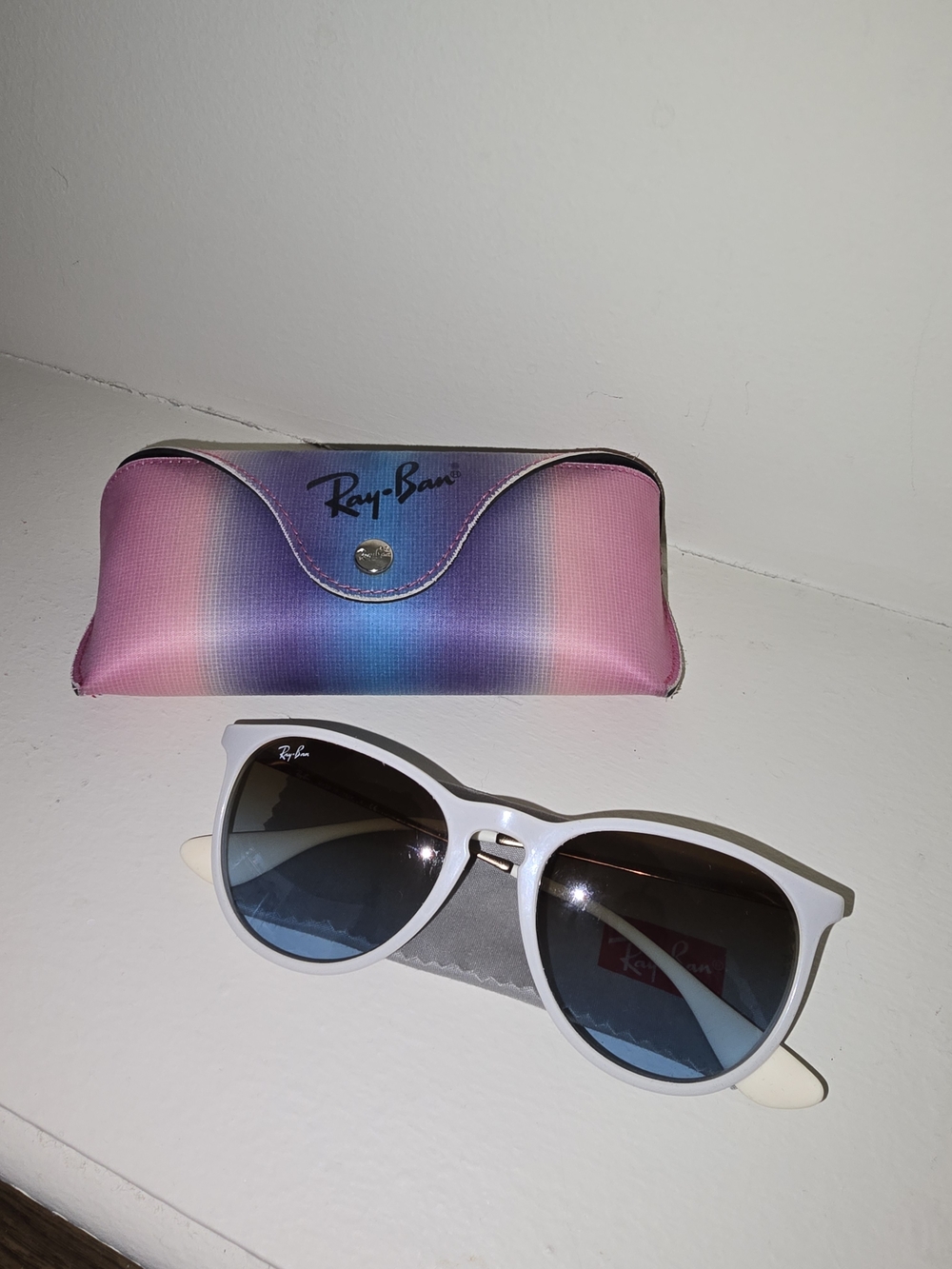 Ray-Ban Erika Sunglasses RB4171 White Frame Gradient Lenses With Orginal Case